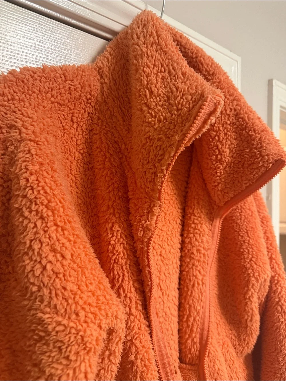 American Eagle. This Feels Seriously HUGGABLE Cozy Orange Sherpa Zip-Up Jacket - Picture 9 of 14